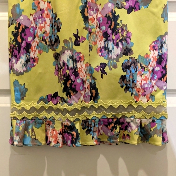 EUC Harry Who 8 Assym Chartreuse Silk Floral Dress with Ruffle Trim - Picture 8 of 11